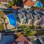 Infinity Lily ホリデーパーク 2*