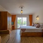 Infinity Lily 2* フェティエ